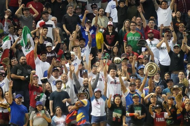 Kazuma Okamoto leads Japan past Italy into WBC semis