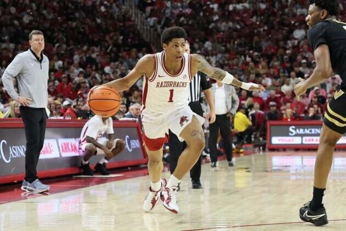 John Calipari challenging No. 20 Arkansas to avoid complacency vs. LSU
