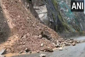 Heavy rains trigger landslides in Ramban, Jammu-Srinagar National Highway shut