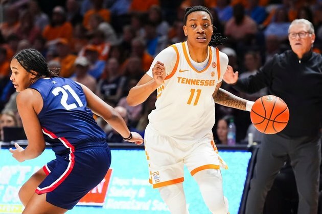 Women's Top 25 roundup: No. 19 Tennessee downs No. 5 UConn