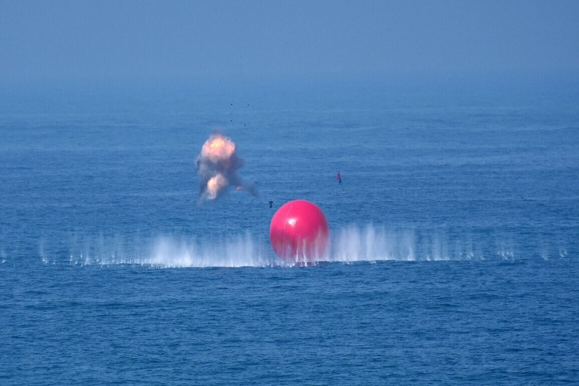 Taiwan detects 7 Chinese vessels, balloon around itself