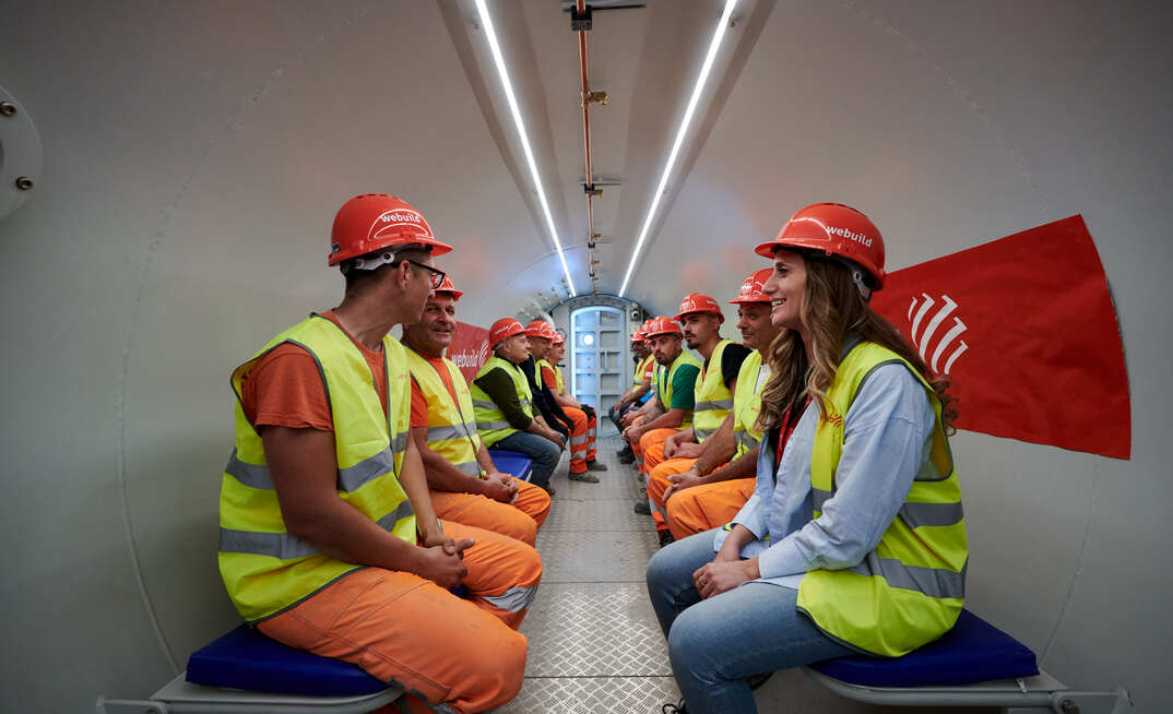 During the construction of the Casalnuovo Tunnel workers entered the site by passing through a compensation chamber, where pressure was gradually raised to allow them to get used to the hyperbaric environment