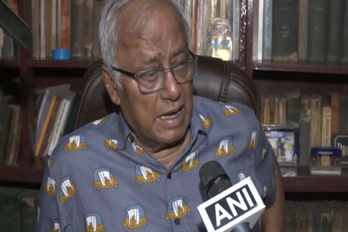 "They want to lessen number of beneficiaries...": TMC MP Saugata Roy slams BJP for releasing 12-page long form for 'Annapurna Yojna' scheme