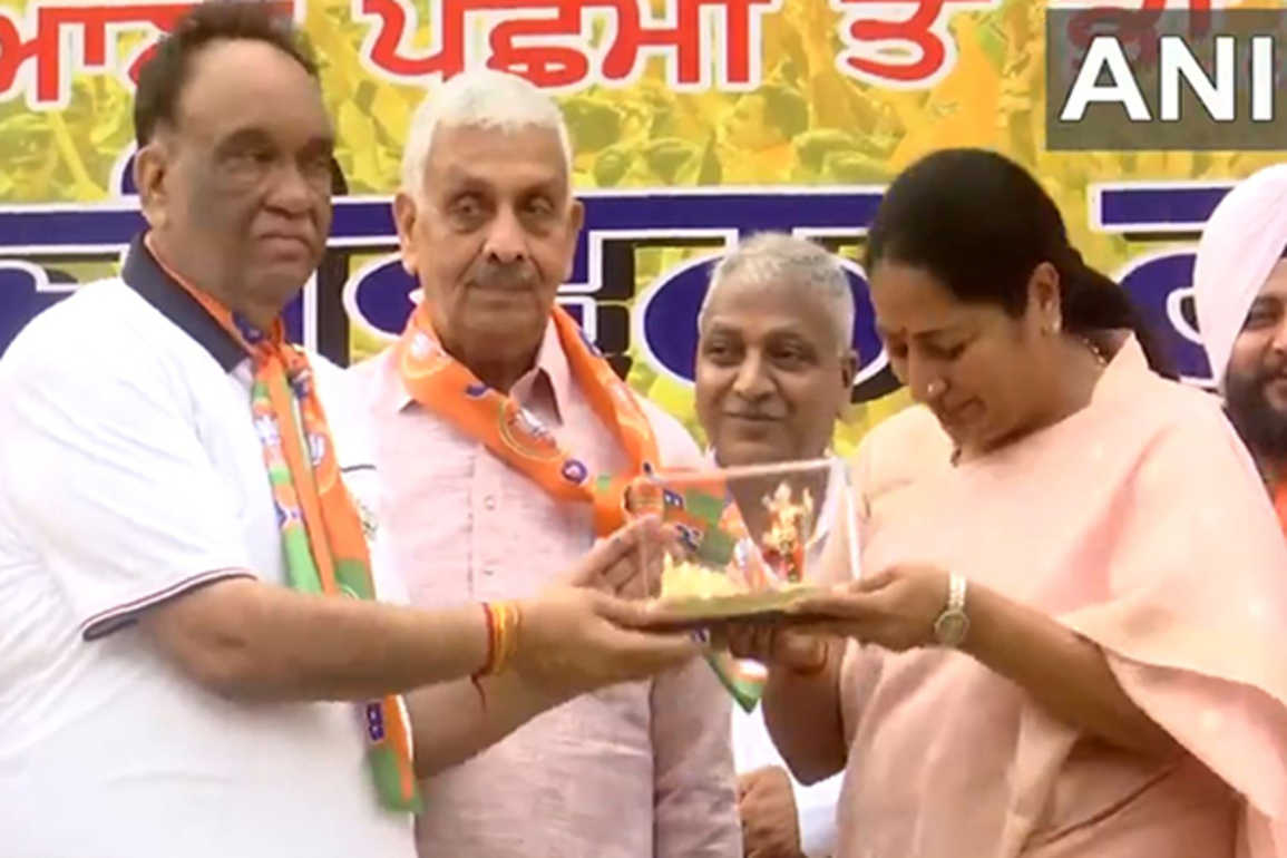 "Punjab needs good governance, prosperity": Delhi CM Rekha Gupta campaigns in Ludhiana for BJP candidate