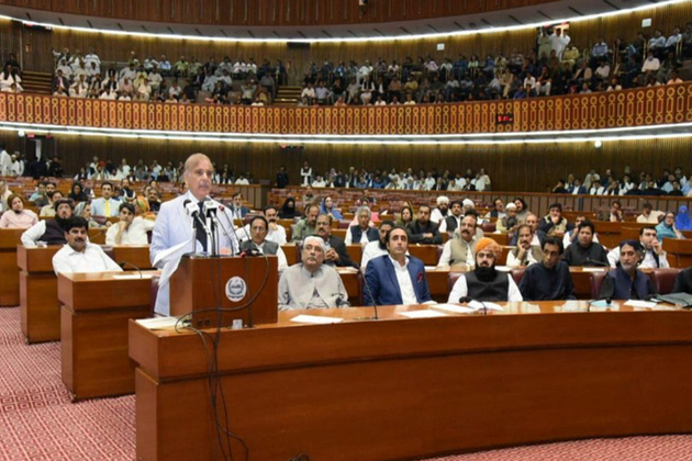Pakistan: PPP, journalists briefly boycott National Assembly session over separate issues