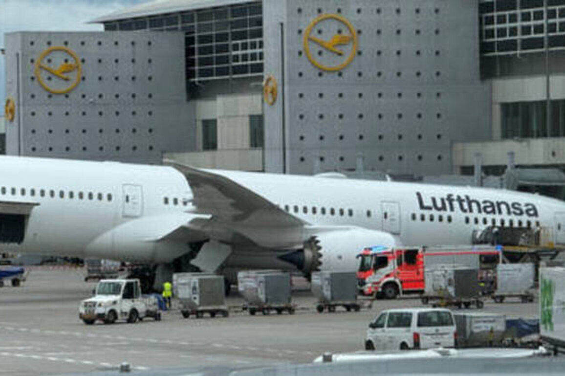 LA-bound Boeing 787 collapses before take-off (VIDEO)