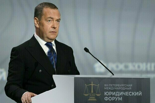 Ukraine has one last chance  Medvedev