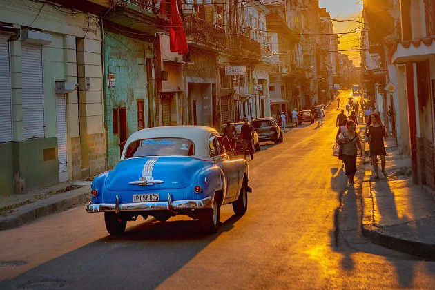 Government app keeps Cuban drivers waiting for months to refuel cars