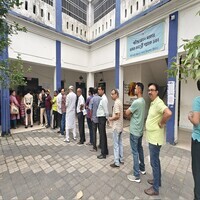 Voters come out en-masse, Tamil Nadu registers 37.57 % turnout while West Bengal sees 41.11% at 11 am