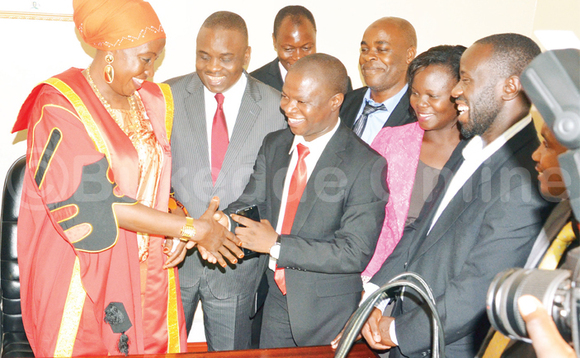 Abamu ku bakansala nga bayozaayoza Kanyike. Abamu ku bakansala nga bayozaayoza Kanyike.