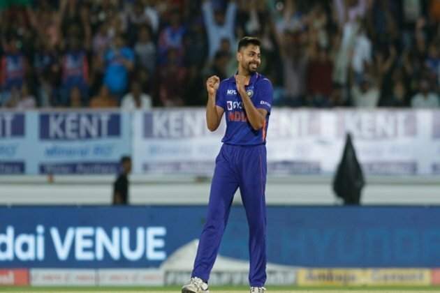 Indian bowling coach Paras Mhambrey impressed with bowlers despite loss to West Indies in second T20I