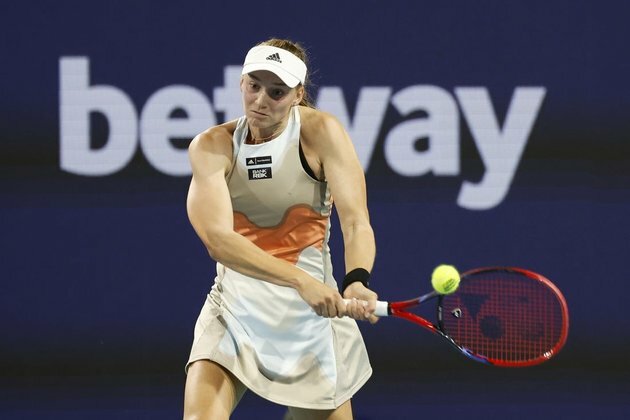 Elena Rybakina charges into Miami Open semifinals