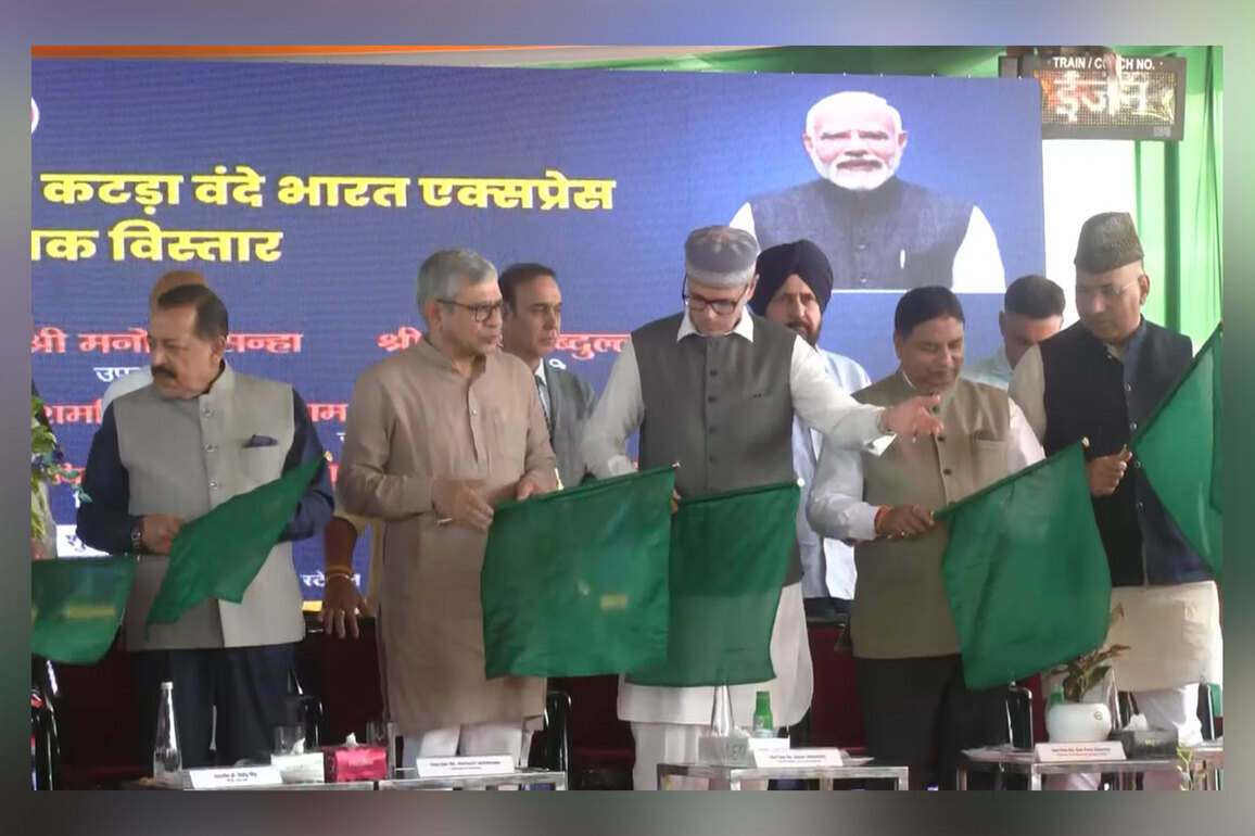 Union Minister Ashwini Vaishnaw flags off extended Vande Bharat Express, boosting capacity for Jammu-Srinagar rail line