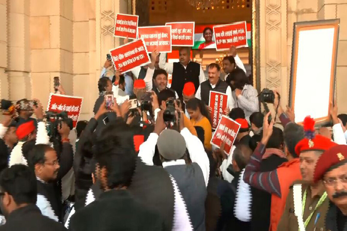 Samajwadi Party protests outside state assembly against UP Government over Varanasi demolitions