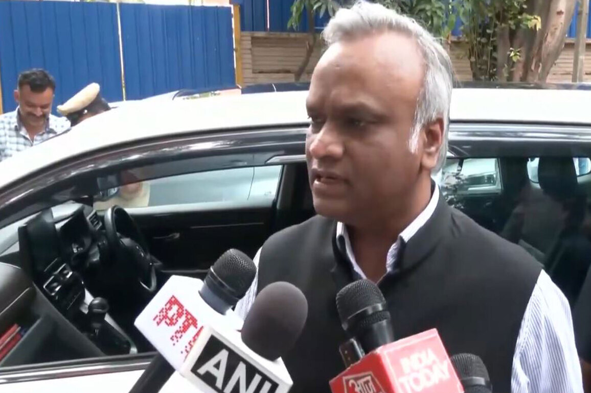 "SIR weaponised to ensure BJP wins": Karnataka Minister Priyank Kharge