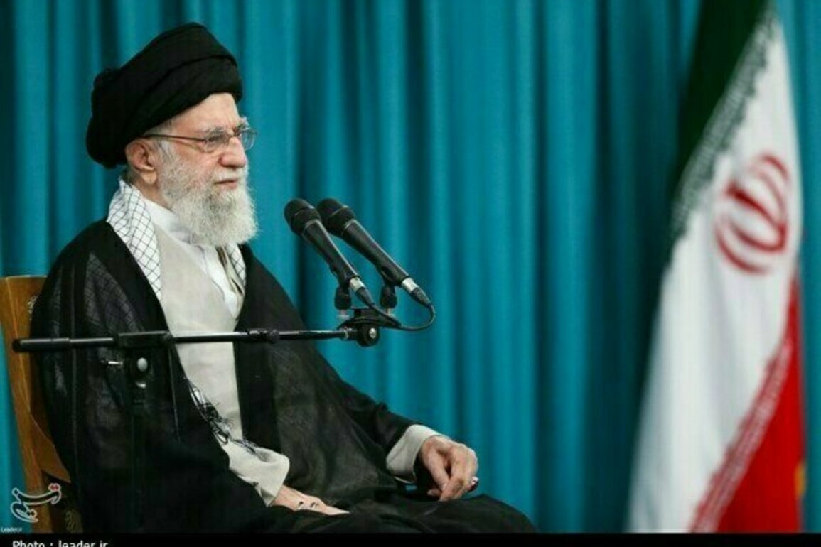 Leader Urges MPs to Stand United in Supporting Iran