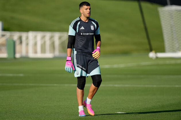 Argentina World Cup winner Rulli joins Manchester City from Marseille