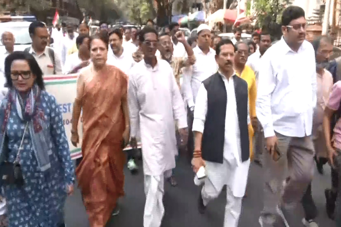 West Bengal: Congress holds protest march to State EC office over "removal of genuine voters' names" during SIR drive