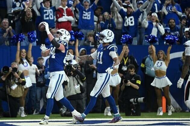 Texans squeeze past Colts 20-16, tighten AFC South race