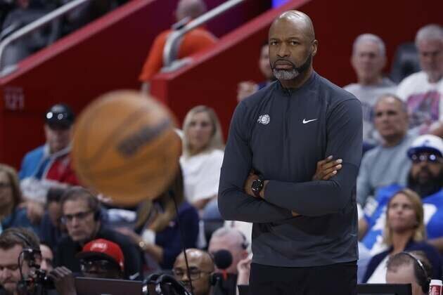 Magic withstand Pistons' rally to gain series lead