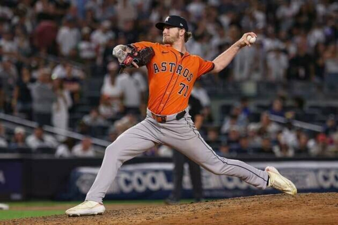Astros closer Josh Hader heads to IL with left shoulder strain