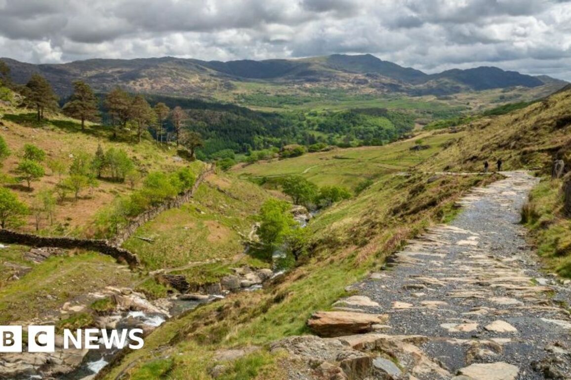 Two women die at Yr Wyddfa Watkin Path pools