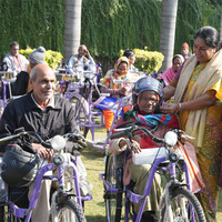 Delhi CM Rekha Gupta visits Rajiv Gandhi Super Speciality Hospital, reviews patient care