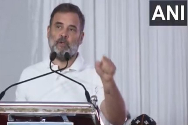 Rahul Gandhi pays tribute to former Kerala CM, Oommen Chandy