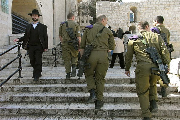 Ultra-Orthodox crowds rally in Jerusalem to oppose conscription