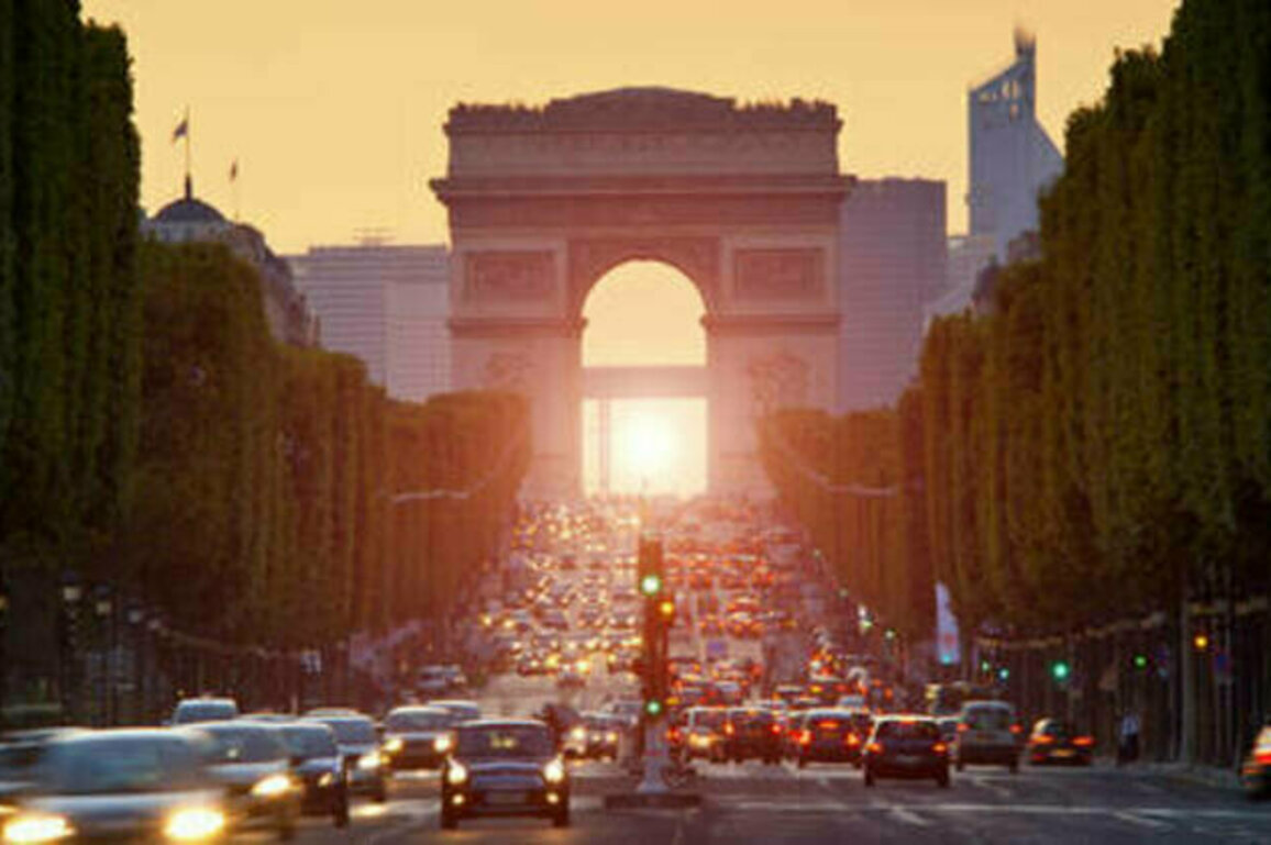 France a 'fiscal time bomb' for EU - Bloomberg