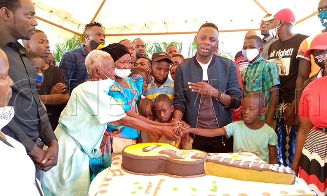 Pr. Bugembe reaches out to the vulnerable on his birthday Pr. Bugembe reaches out to the vulnerable on his birthday