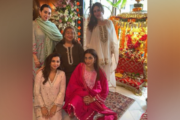 Kareena, Karisma Kapoor shares glimpses from family's Ganesh Chaturthi festivities
