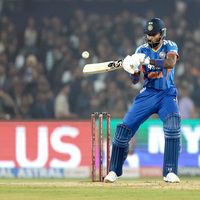 Hardik Pandya checks on cameraman, hugs him after one of his sixes hit his arm; heartwarming gesture goes viral