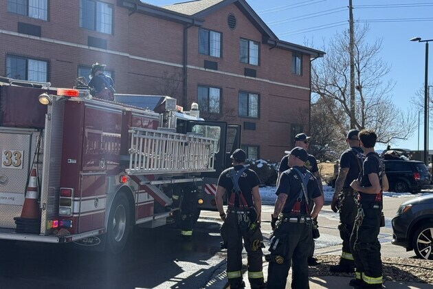 Nearly 100 evacuated from Centennial hotel for fire