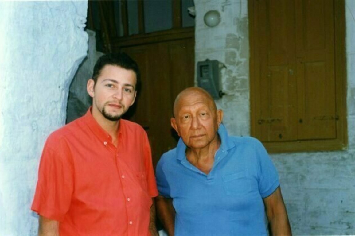 Who is Cornelius Castoriadis (Ideas, Humor, and Life)