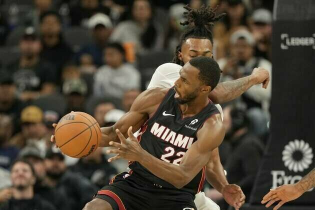 Spurs out to first 5-0 start after holding off Heat