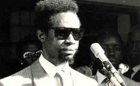 Philly Bongoley Lutaaya eyasooka okwerangirira mu Uganda nga bwalina siriimu. Philly Bongoley Lutaaya eyasooka okwerangirira mu Uganda nga bwalina siriimu.