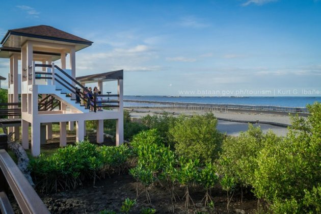 PRRD signs Balanga Wetland Ecotourism Law