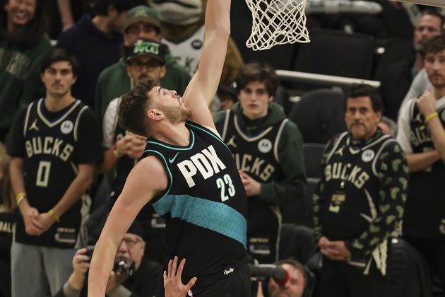 (SP)U.S.-MILWAUKEE-BASKETBALL-NBA-TRAIL BLAZERS VS BUCKS