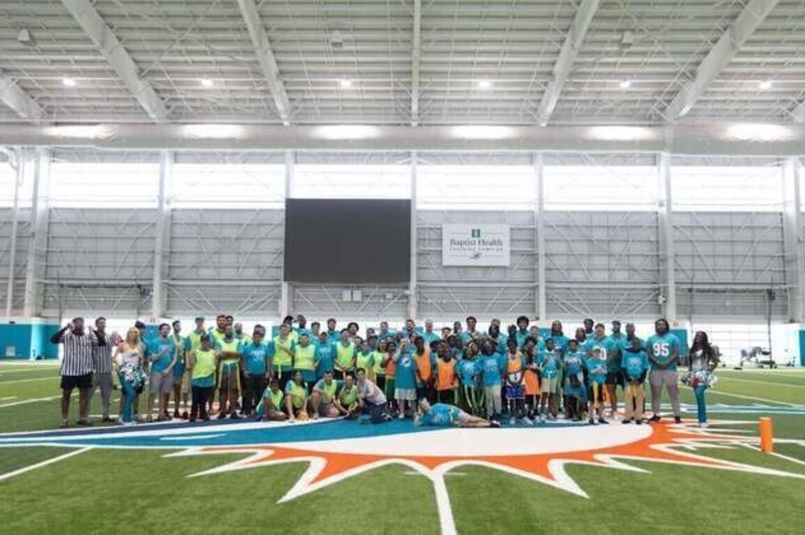 Dolphins Rookie Class Hosts Special Olympics Florida Athletes