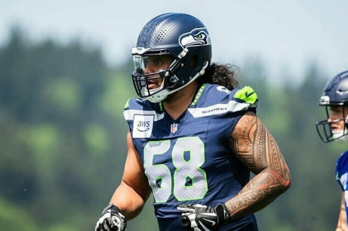 Seahawks Sign T Luke Felix-Fualalo