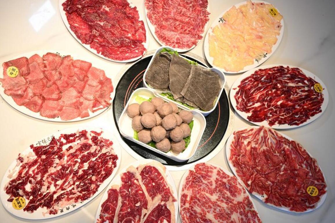 (Economy) Popularity of beef hotpot drives development of its industry in S China's Guangdong
