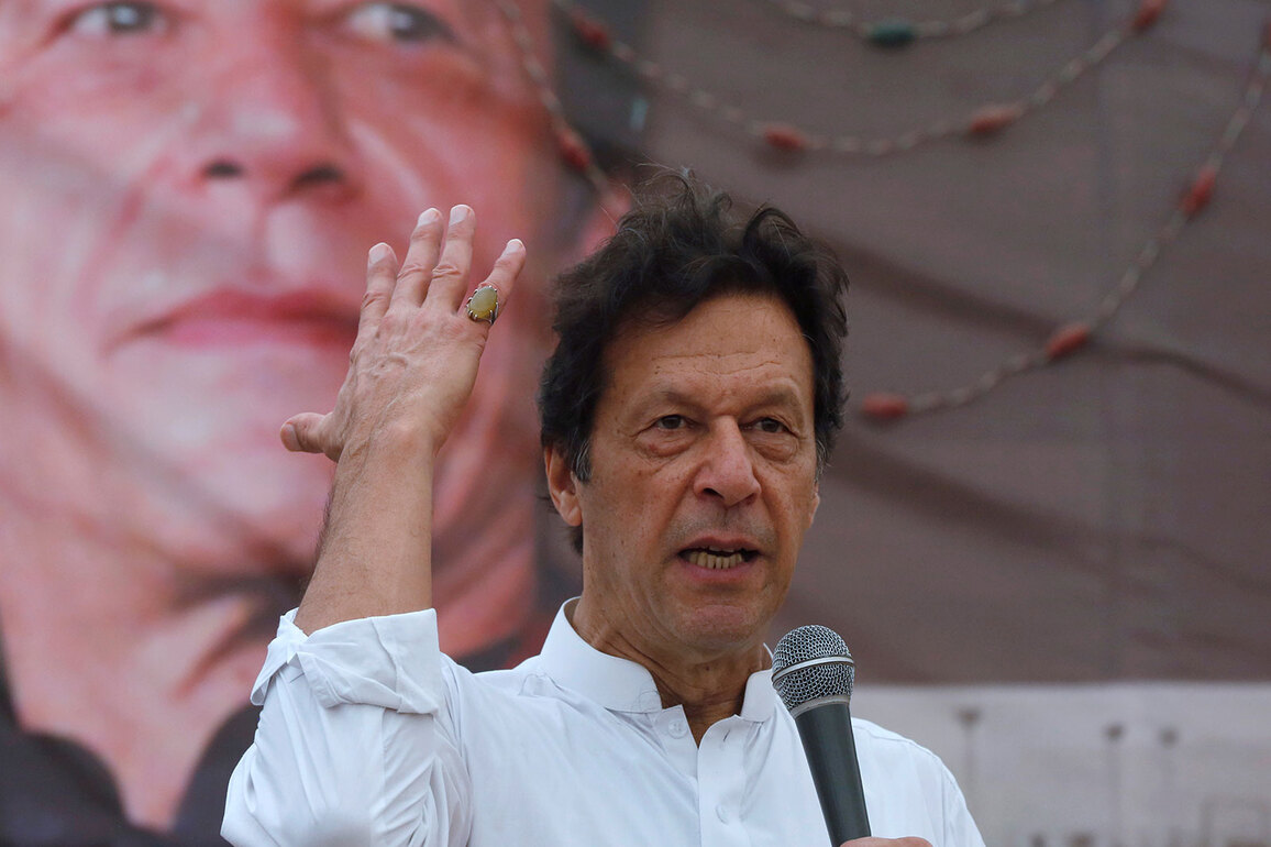 Pakistan: Imran Khan undergoes eye procedure in Islamabad; PTI alleges secrecy