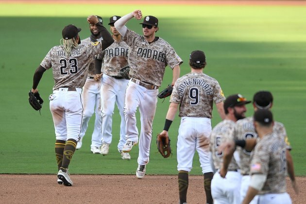 MLB roundup: Padres clinch rare playoff berth