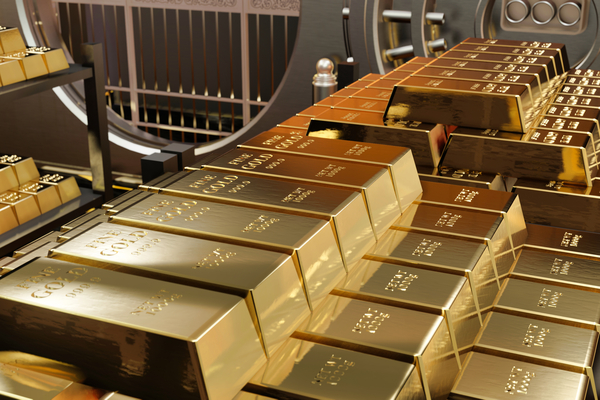 Gold drifts lower and TSX miners sold down