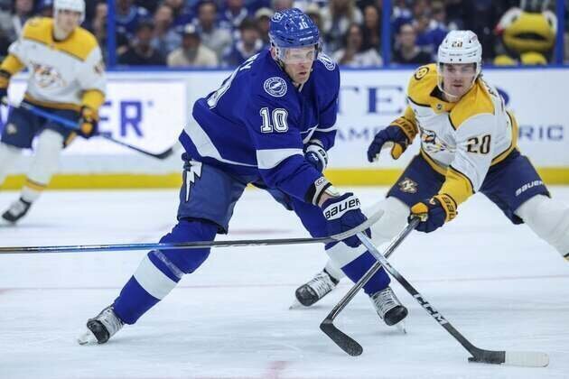 Corey Perry's late score lifts Lightning past Predators, to top of Atlantic