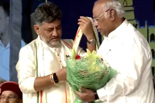 Congress top brass attends DK Shivakumar's swearing-in as Karnataka Chief Minister