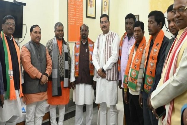 Jharkhand: JMM MLA Sufal Marandi joins BJP
