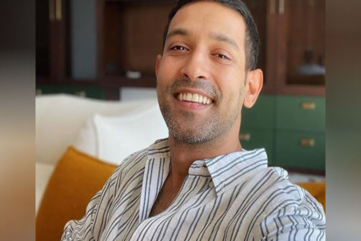 71st National Film Awards: Vikrant Massey dedicates his win to 'marginalised people', calls sharing award with SRK a 'privilege'