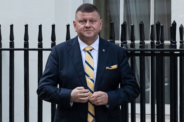 Ukraine will never join NATO  Zelenskys top rival